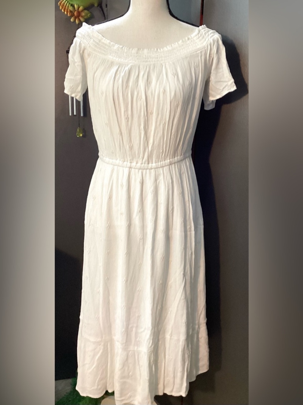Old Navy white embroidered dress. Size M